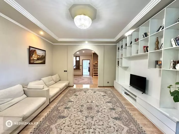 7-бөлмелі үй, 7 соттық, 226 м²