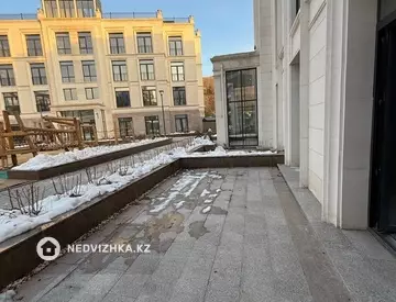 4-комнатная квартира, этаж 1 из 3, 245 м², миниатюра 5
