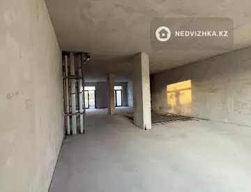 4-комнатная квартира, этаж 1 из 3, 245 м², миниатюра 10
