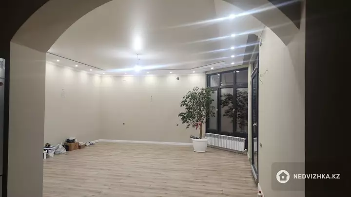 6-комнатный дом, 8.2 соток, 221 м², фотография 2