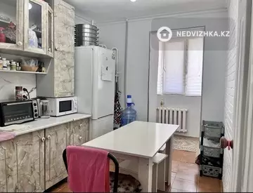 3-комнатная квартира, этаж 4 из 5, 65 м²