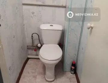 3-комнатная квартира, этаж 4 из 5, 64 м², миниатюра 7