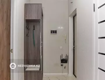 2-комнатная квартира, этаж 3 из 9, 40 м², миниатюра 7