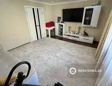 3-комнатная квартира, этаж 4 из 9, 80 м²