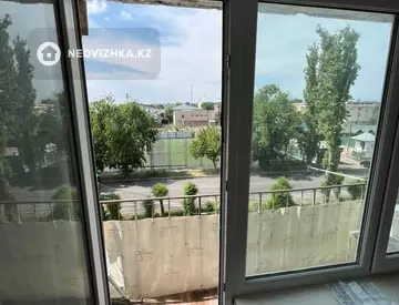 2-комнатная квартира, этаж 4 из 5, 45 м², миниатюра 2