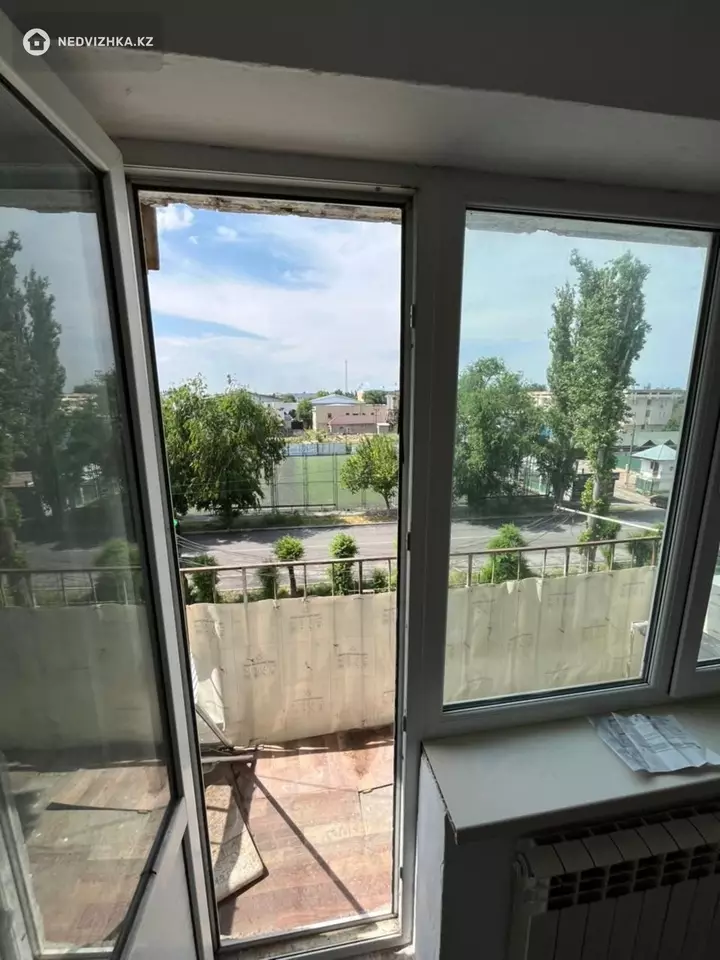 2-комнатная квартира, этаж 4 из 5, 45 м², фотография 2