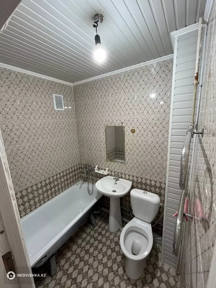 2-комнатная квартира, этаж 4 из 5, 45 м², фотография 3