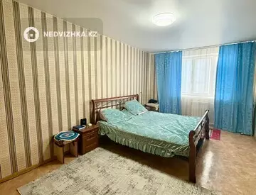 2-комнатная квартира, этаж 4 из 5, 64 м², миниатюра 3