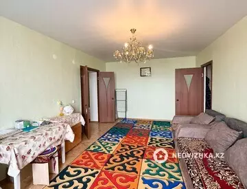 2-комнатная квартира, этаж 4 из 5, 64 м², миниатюра 1