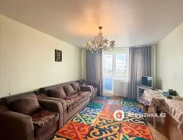 2-комнатная квартира, этаж 4 из 5, 64 м², миниатюра 2
