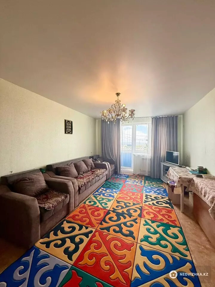 2-комнатная квартира, этаж 4 из 5, 64 м², фотография 2
