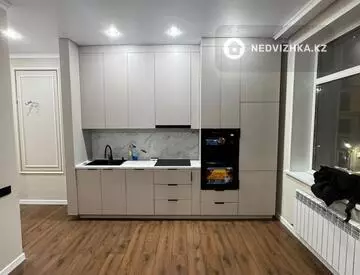 3-комнатная квартира, этаж 2 из 17, 67 м², миниатюра 3