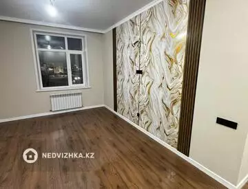3-комнатная квартира, этаж 2 из 17, 67 м², миниатюра 2