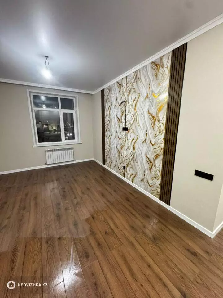 3-комнатная квартира, этаж 2 из 17, 67 м², фотография 2