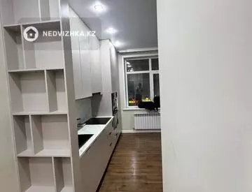 3-комнатная квартира, этаж 2 из 17, 67 м², миниатюра 4