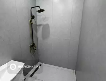 3-комнатная квартира, этаж 2 из 17, 67 м², миниатюра 12