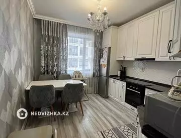 2-комнатная квартира, этаж 3 из 5, 62 м², миниатюра 2