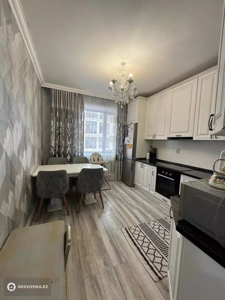 2-комнатная квартира, этаж 3 из 5, 62 м², фотография 2