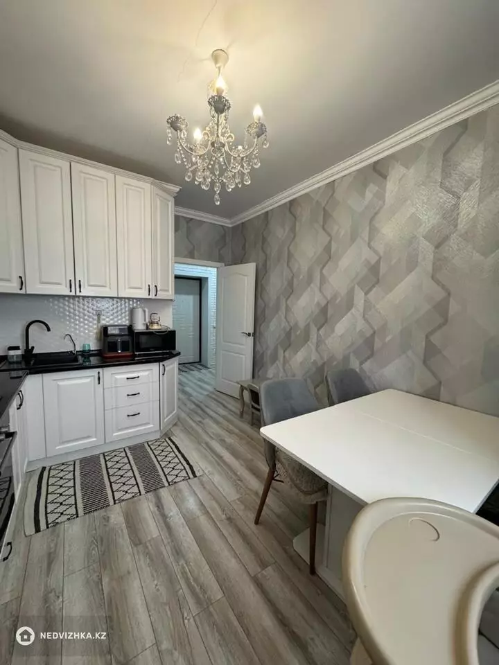 2-комнатная квартира, этаж 3 из 5, 62 м², фотография 3
