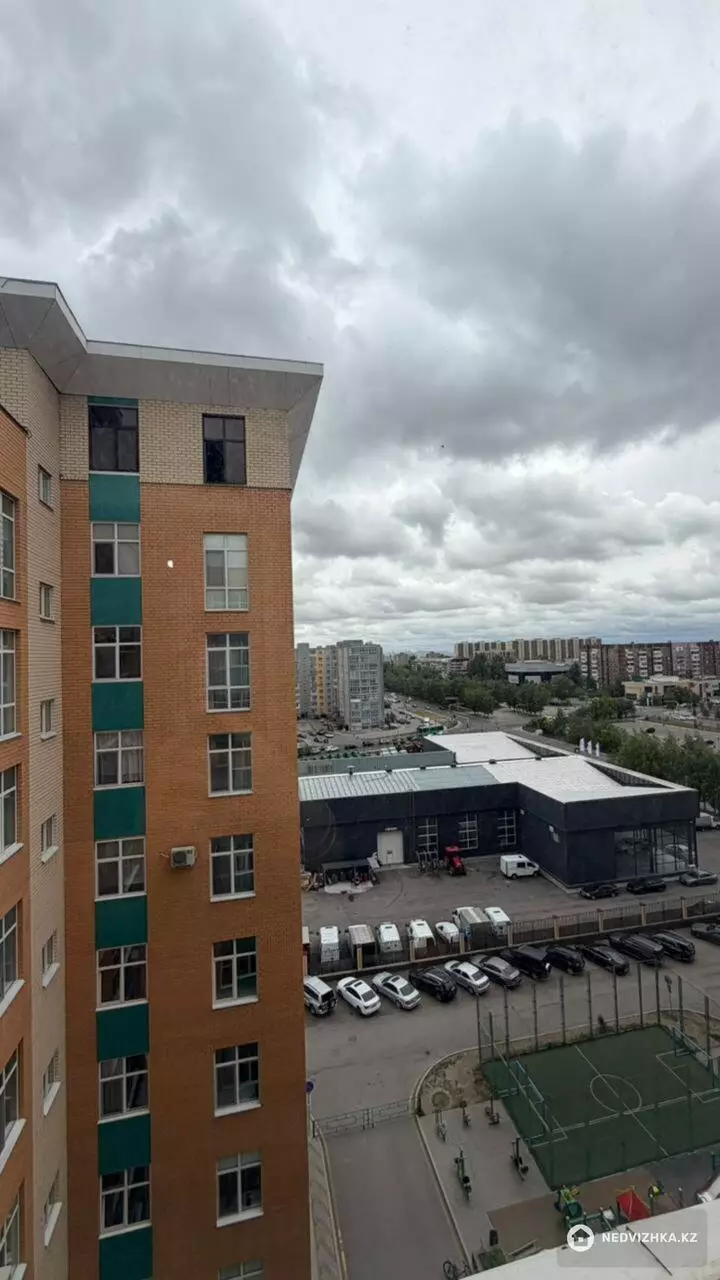 2-комнатная квартира, этаж 2 из 10, 61 м², фотография 3