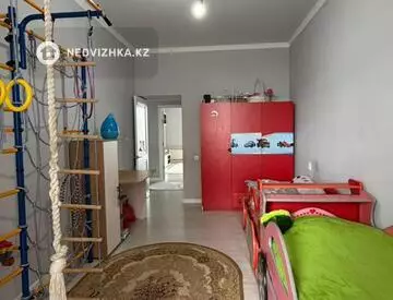 2-комнатная квартира, этаж 2 из 10, 61 м², миниатюра 2