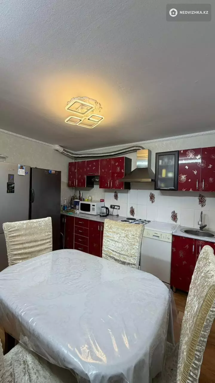 3-комнатная квартира, этаж 3 из 9, 70 м², фотография 2