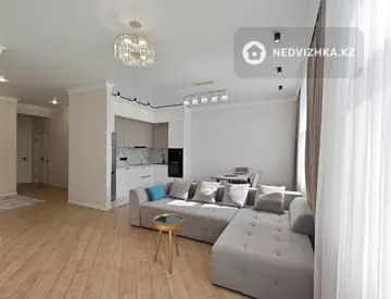 3-комнатная квартира, этаж 3 из 5, 90 м², миниатюра 1