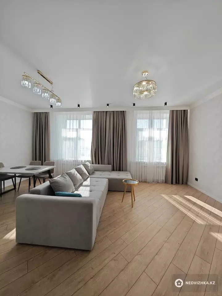 3-комнатная квартира, этаж 3 из 5, 90 м², фотография 3