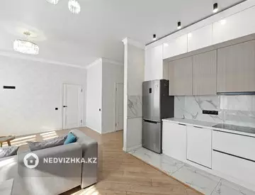 3-комнатная квартира, этаж 3 из 5, 90 м², миниатюра 6