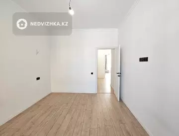 3-комнатная квартира, этаж 3 из 5, 90 м², миниатюра 12
