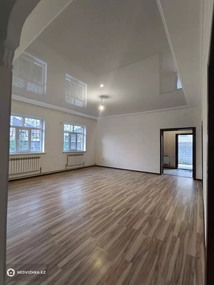 5-комнатный дом, 8 соток, 133 м²