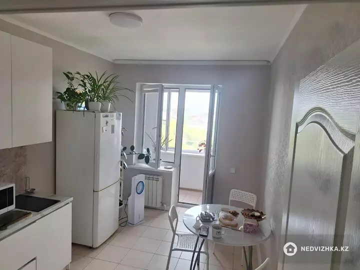 1-комнатная квартира, этаж 9 из 10, 48 м², фотография 3