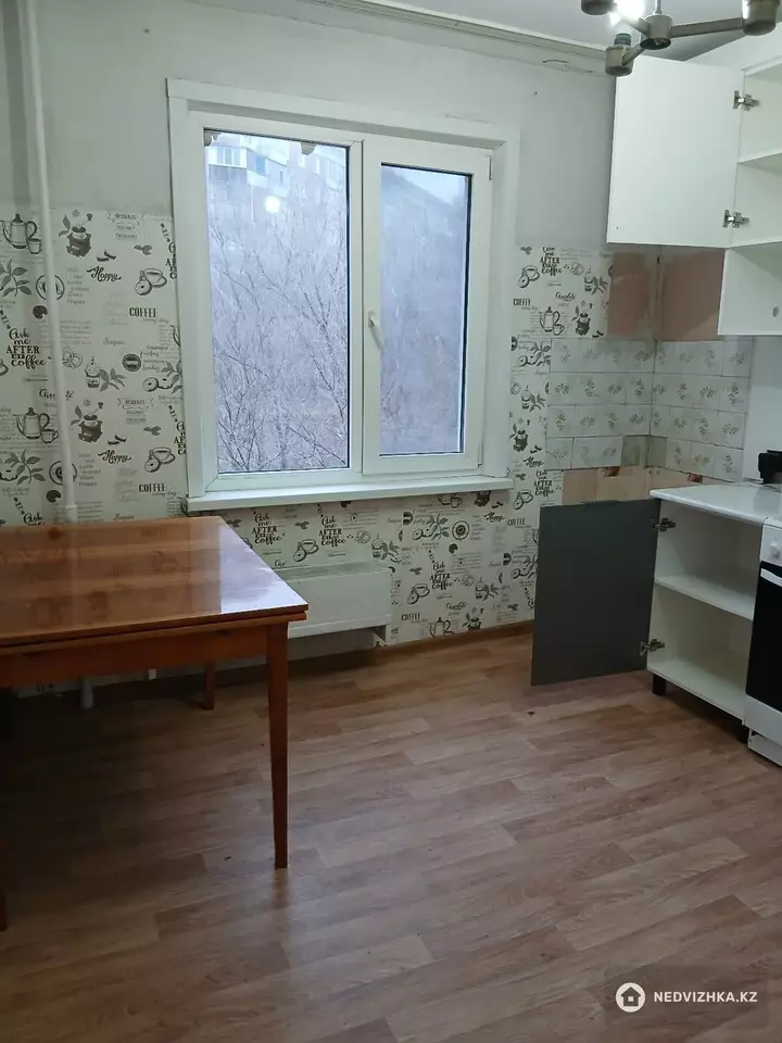 3-комнатная квартира, этаж 4 из 5, 69 м², фотография 2