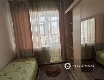 3-комнатная квартира, этаж 4 из 5, 65 м², На длительный срок, миниатюра 4
