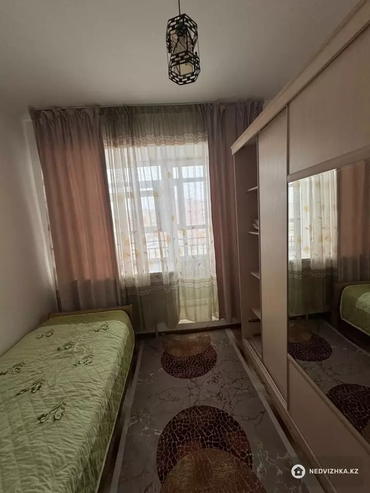 3-комнатная квартира, этаж 4 из 5, 65 м², На длительный срок, фотография 4