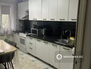 5-комнатная квартира, этаж 3 из 5, 87 м²