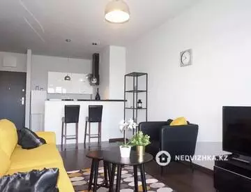1-комнатная квартира, этаж 3 из 12, 44 м², На длительный срок