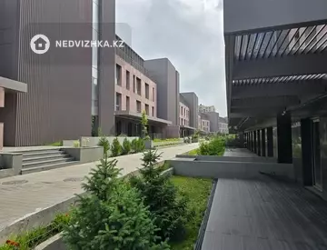 5-комнатная квартира, этаж 2 из 4, 237 м²