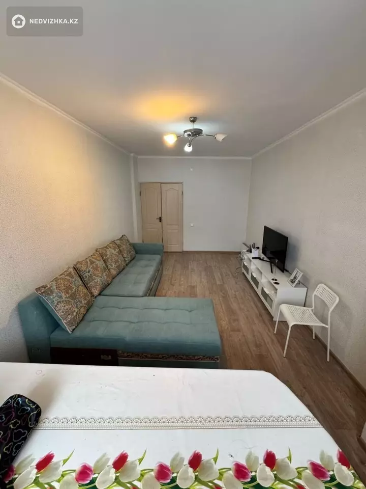 3-комнатная квартира, этаж 9 из 9, 77 м², фотография 3