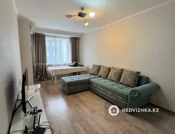 3-комнатная квартира, этаж 9 из 9, 77 м², миниатюра 1