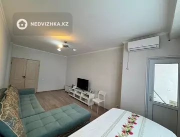 3-комнатная квартира, этаж 9 из 9, 77 м², миниатюра 4
