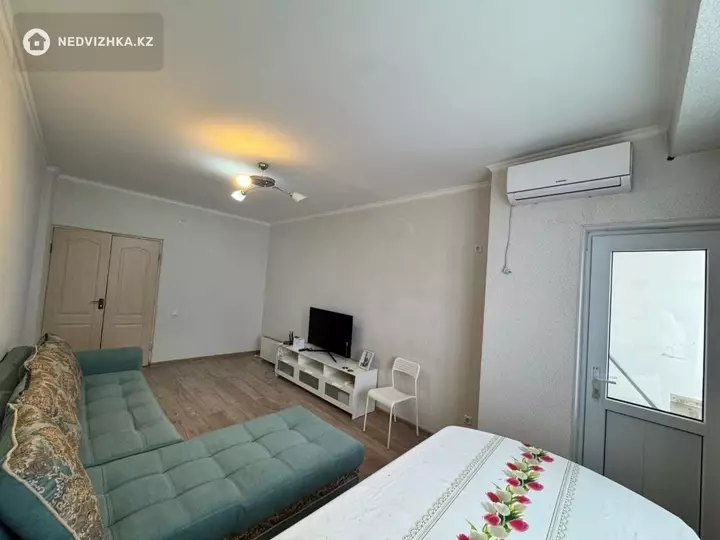 3-комнатная квартира, этаж 9 из 9, 77 м², фотография 4