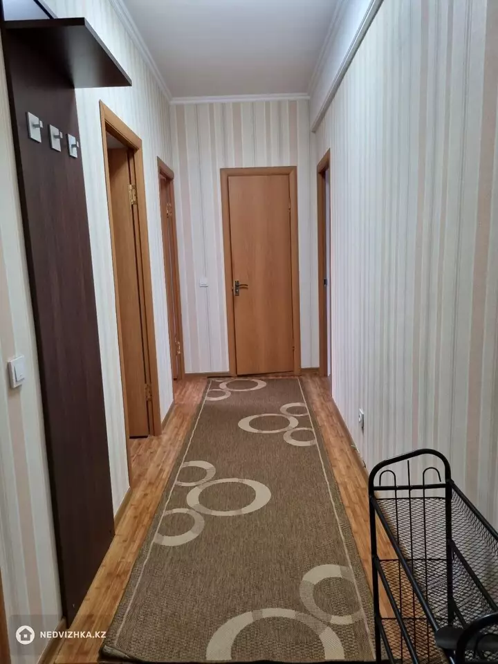 2-комнатная квартира, этаж 4 из 5, 53 м², На длительный срок, фотография 3
