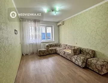 1-комнатная квартира, этаж 5 из 5, 35 м², миниатюра 2