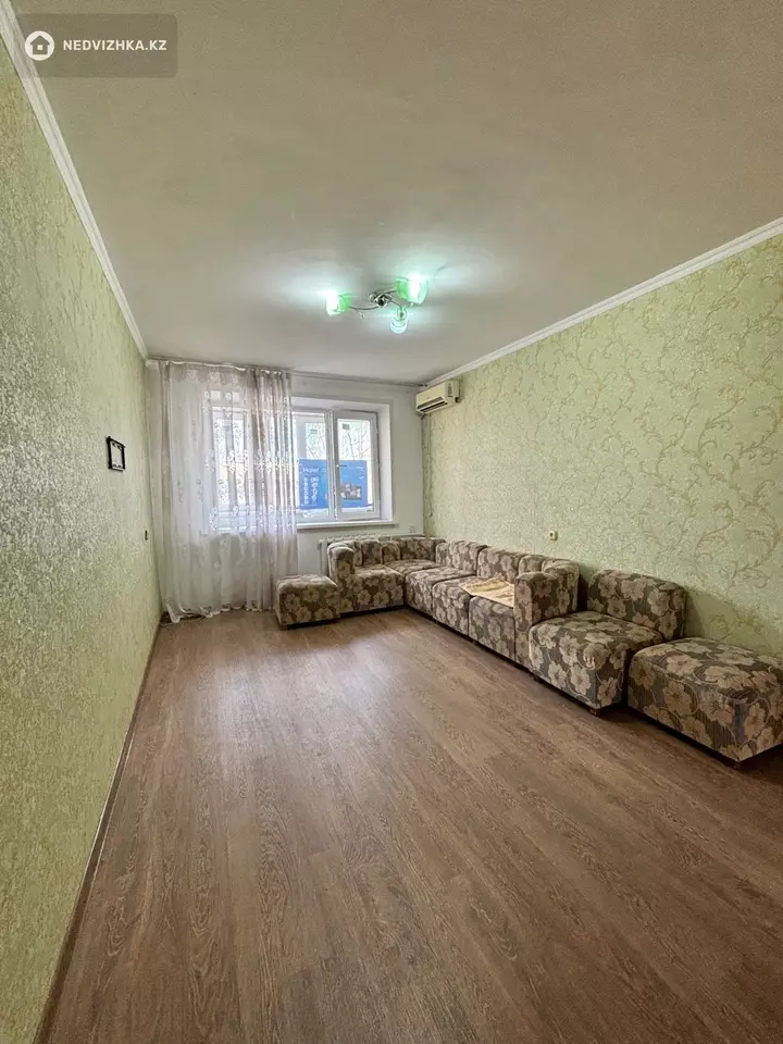 1-комнатная квартира, этаж 5 из 5, 35 м², фотография 2