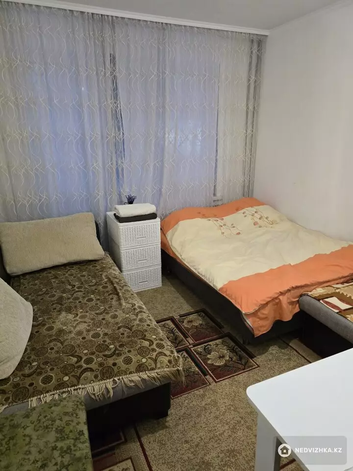 1-комнатная квартира, этаж 1 из 5, 16 м², Посуточно