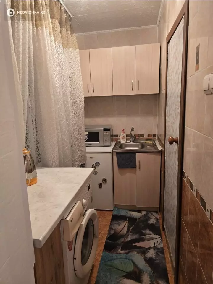 1-комнатная квартира, этаж 1 из 5, 16 м², Посуточно, фотография 2