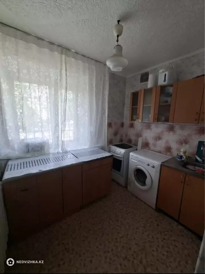 3-комнатная квартира, этаж 1 из 5, 53 м², фотография 3