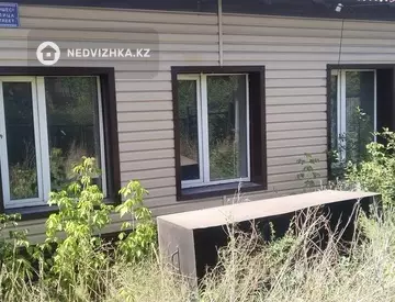 4-комнатная часть дома, 1.5 соток, 90 м²