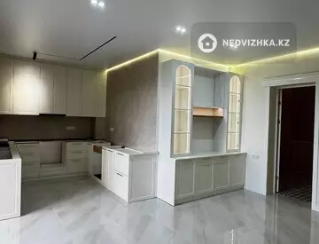 4-комнатная квартира, этаж 6 из 6, 220 м²
